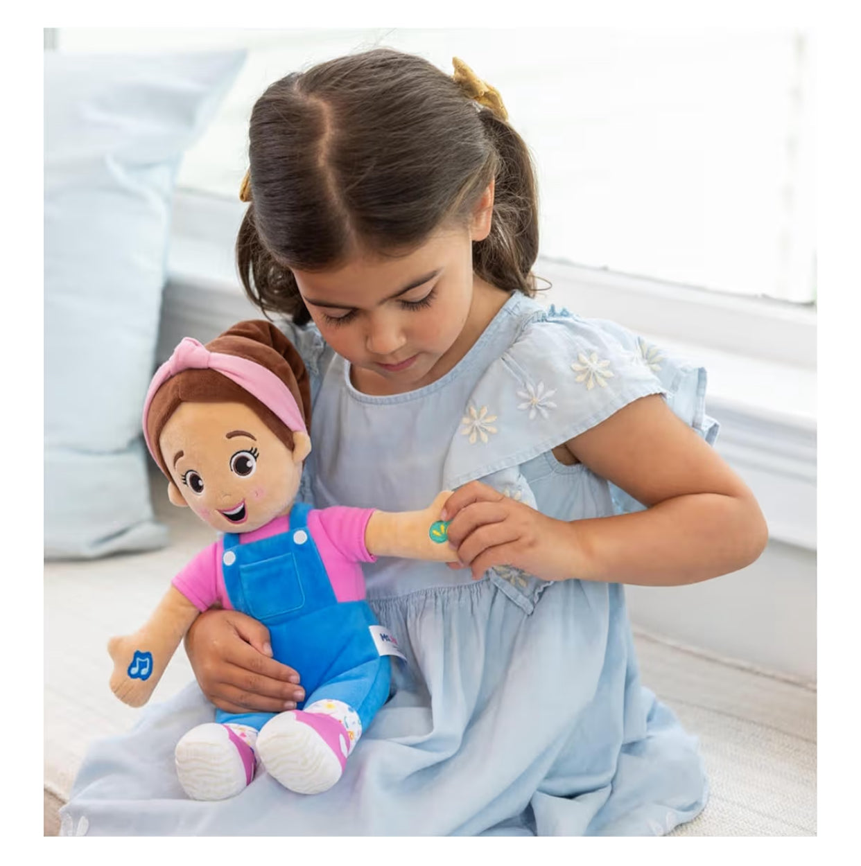 Ms. Rachel Official Speak & Sing Doll, 16” Tall Interactive Toy with 4 Songs & 16+ Phrases, Toddler Toys for Girls & Boys Ages 6 Months to 3+ Years