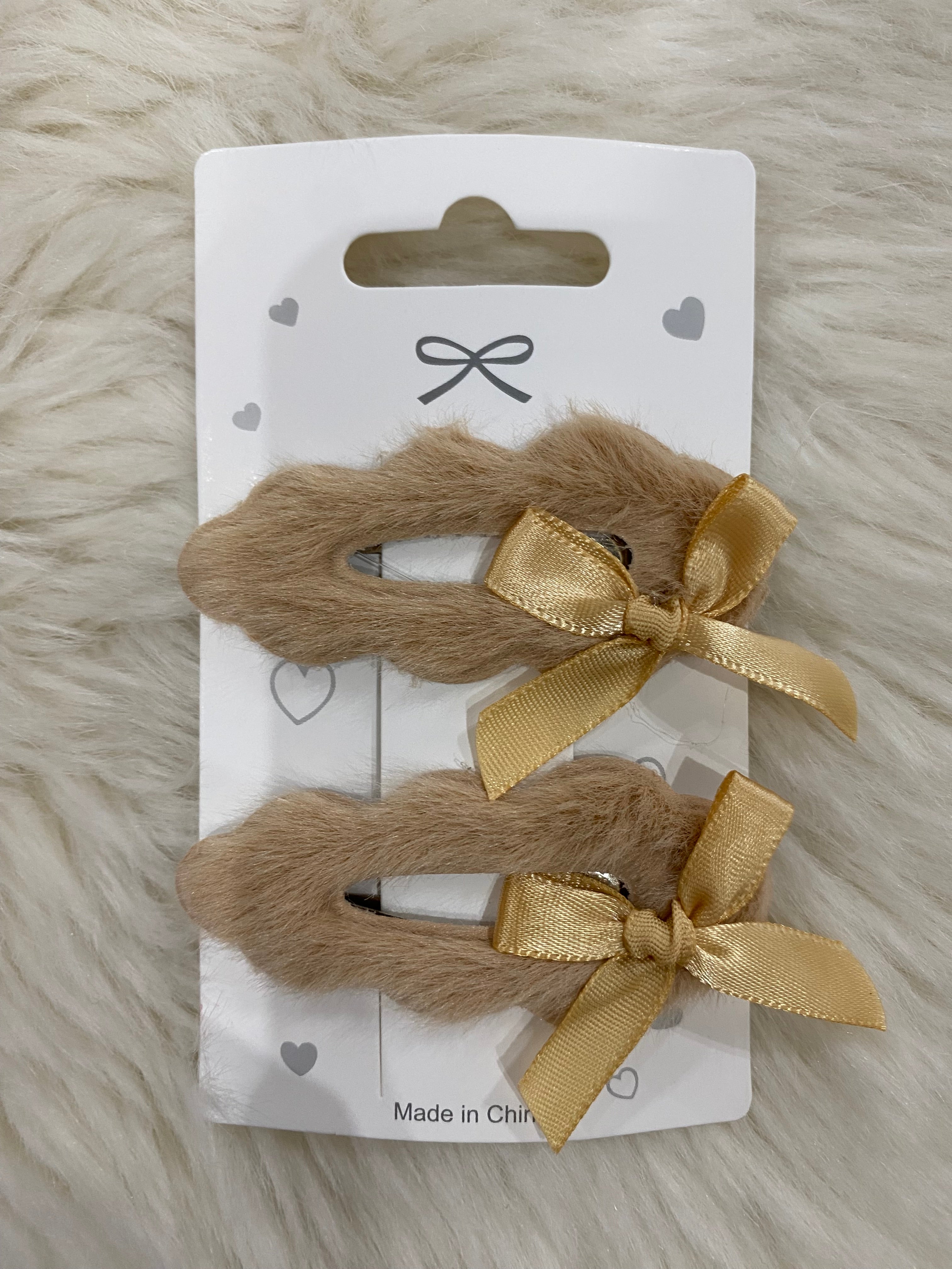 2pcs fluffy hair clips