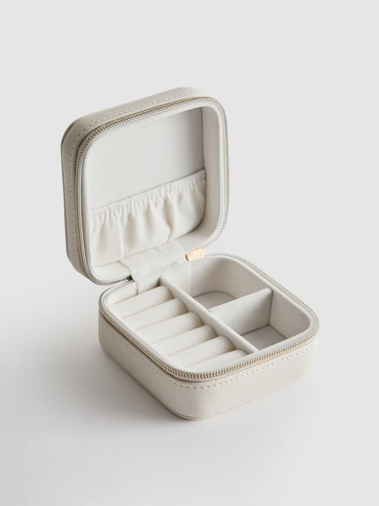 Disney’s Winnie The Pooh Character Jewellery Box (immediate)