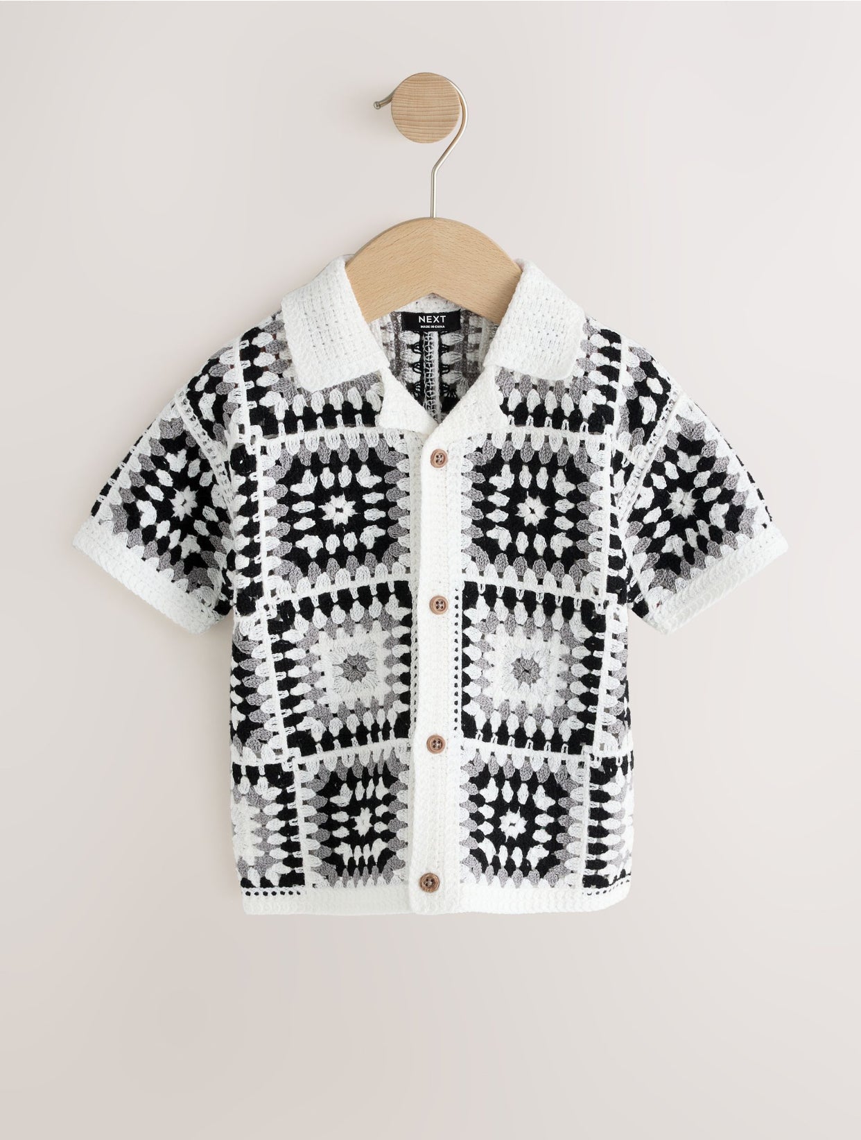 Black/White Crochet Knitted Short Sleeve Shirt