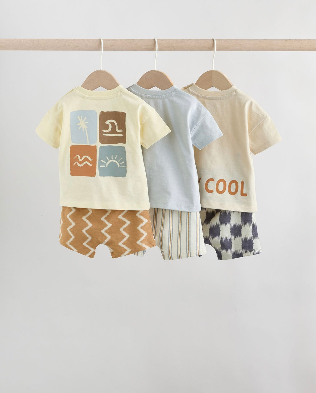 Grey/Blue Wave Print Tops and Shorts
Baby Set 6 Piece