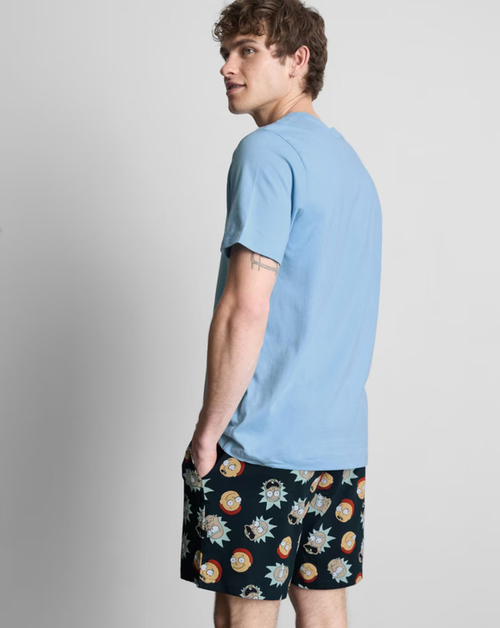 Short pyjama set with a striped tee
