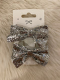 2pcs Glittery Bow Clips