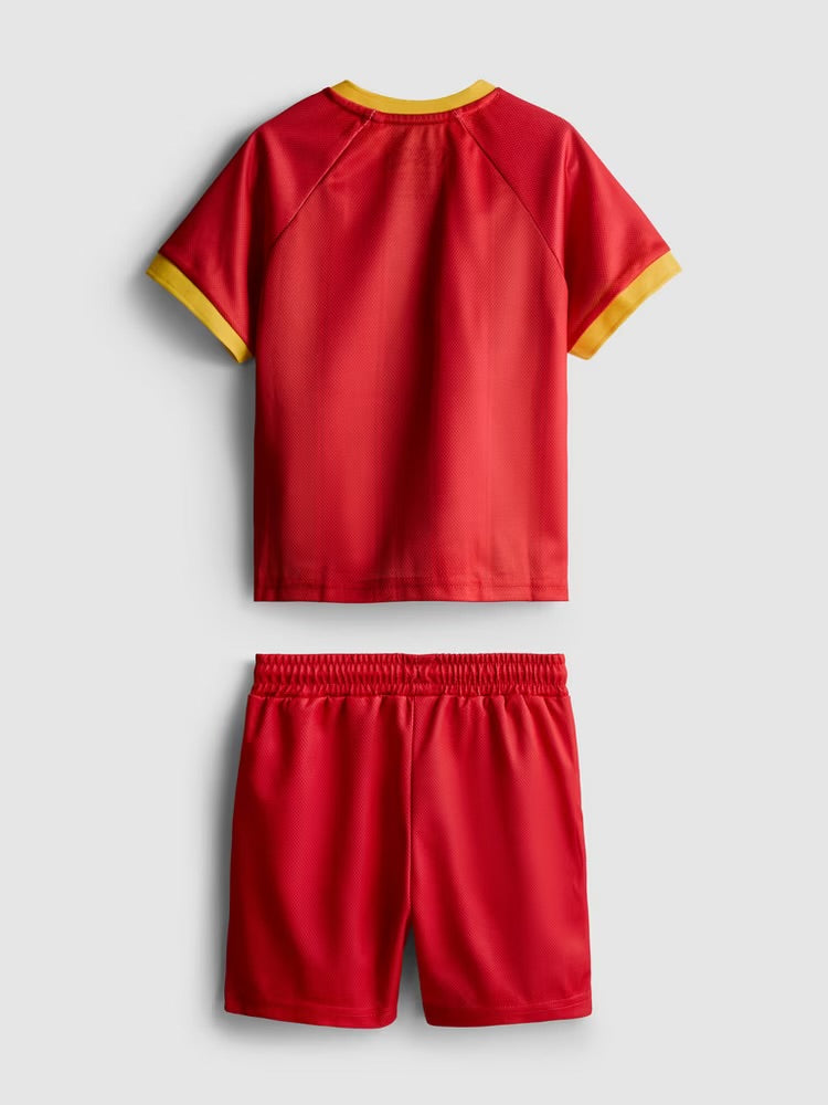Sports set with a Pokémon Charmander design