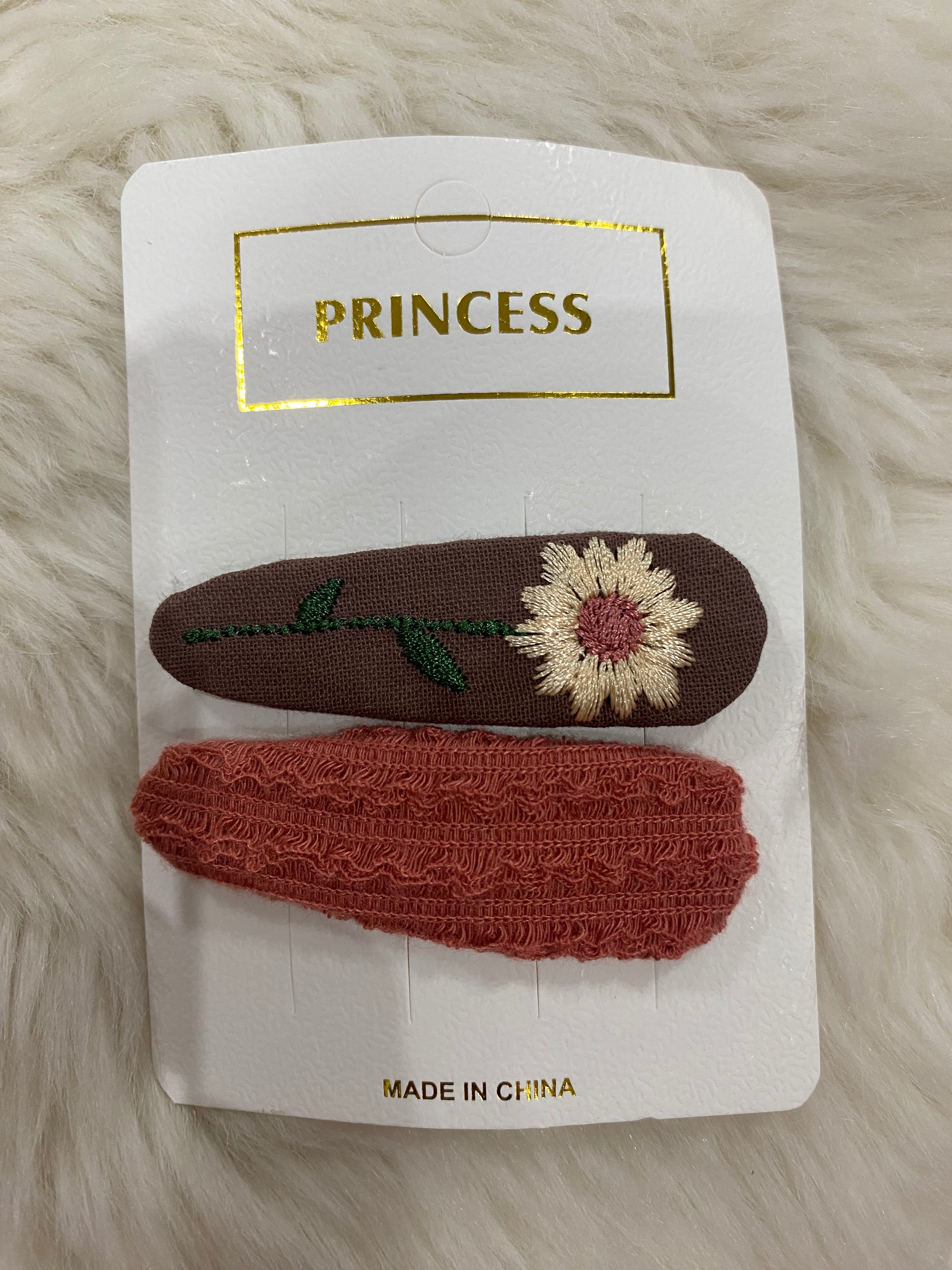 2pcs embroidered hair clips