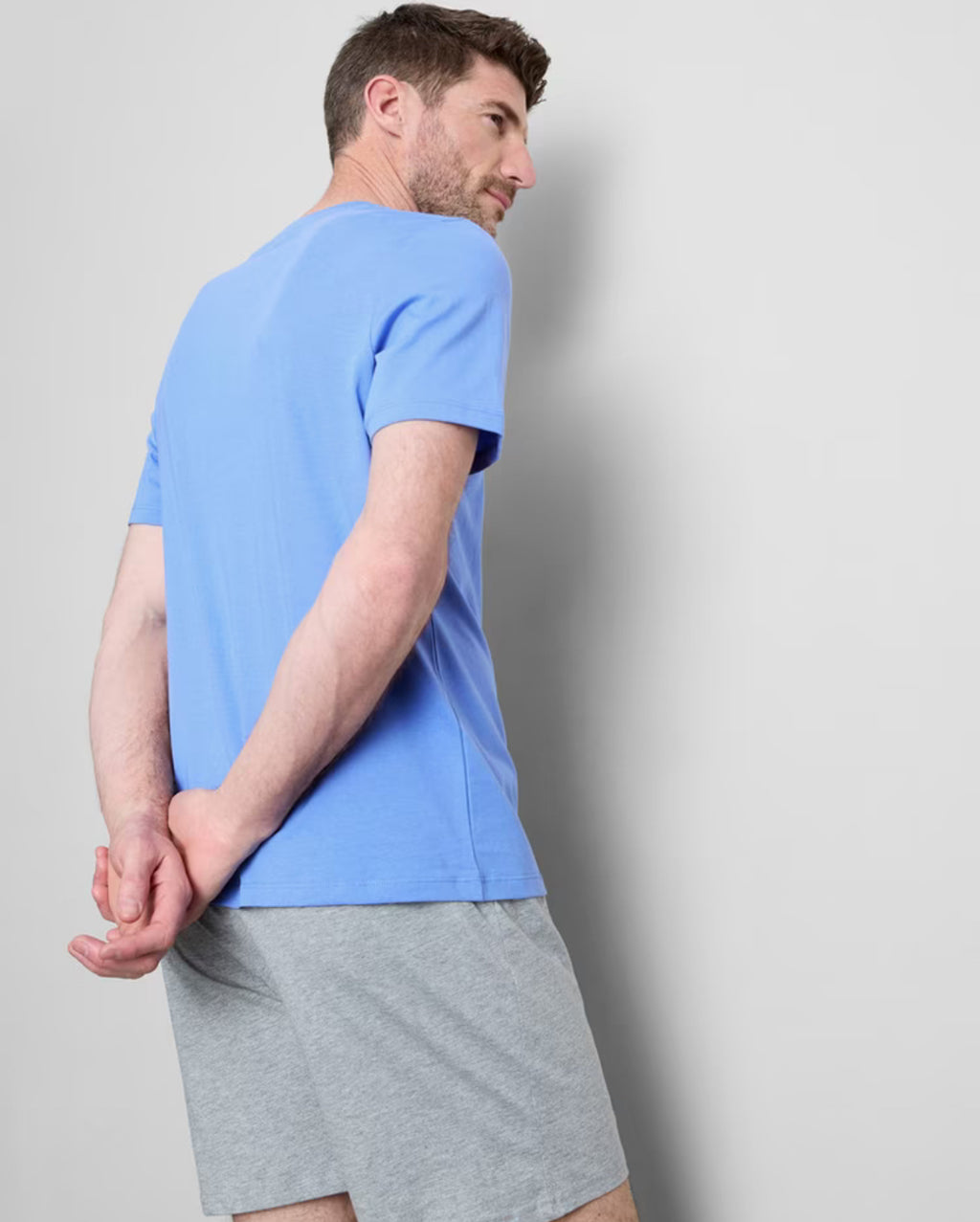 A pair of pyjamas with top and shorts for the ramen lover
