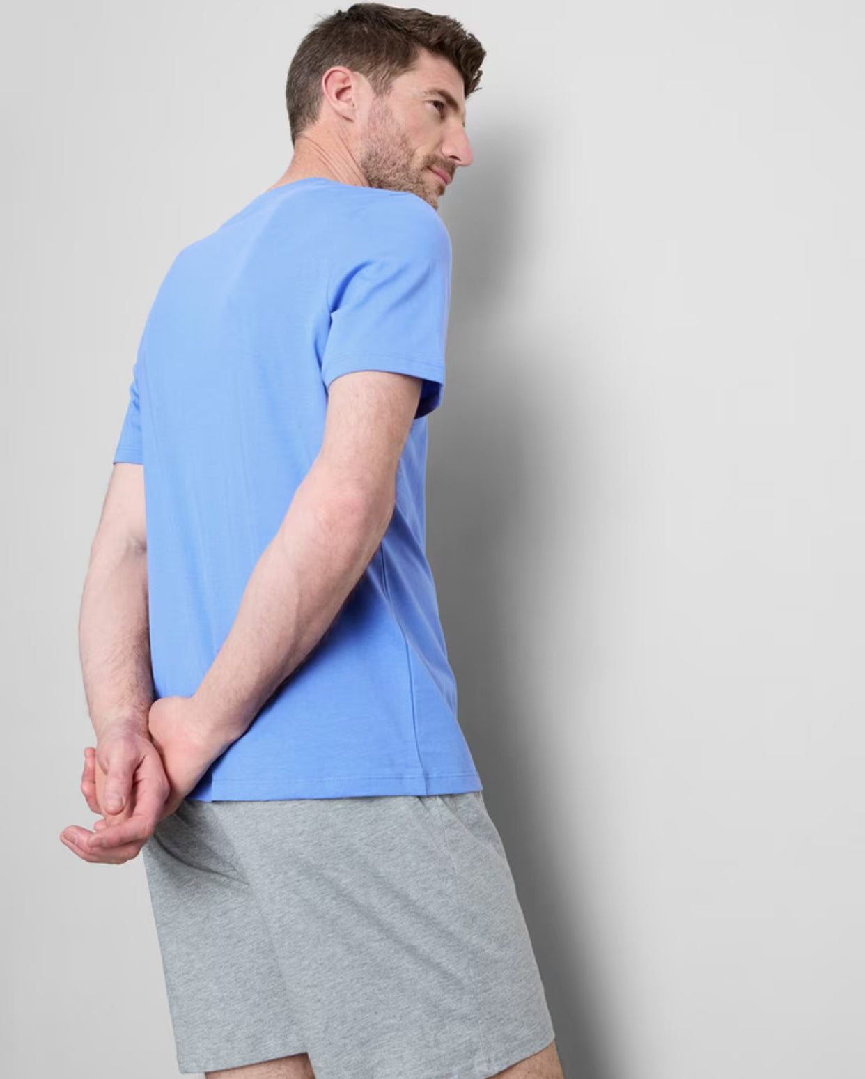 A pair of pyjamas with top and shorts for the ramen lover