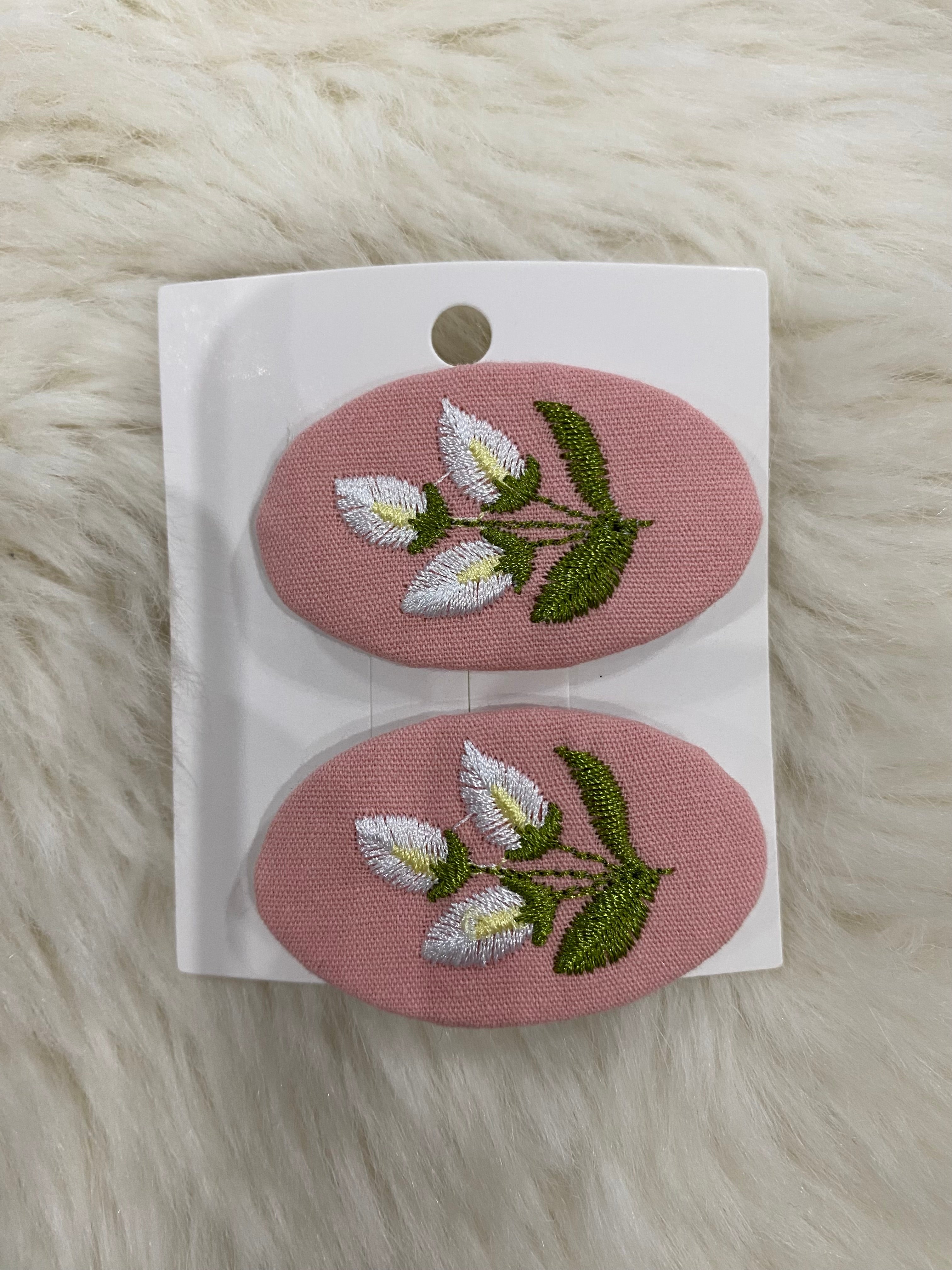 2pcs embroidered hair clips