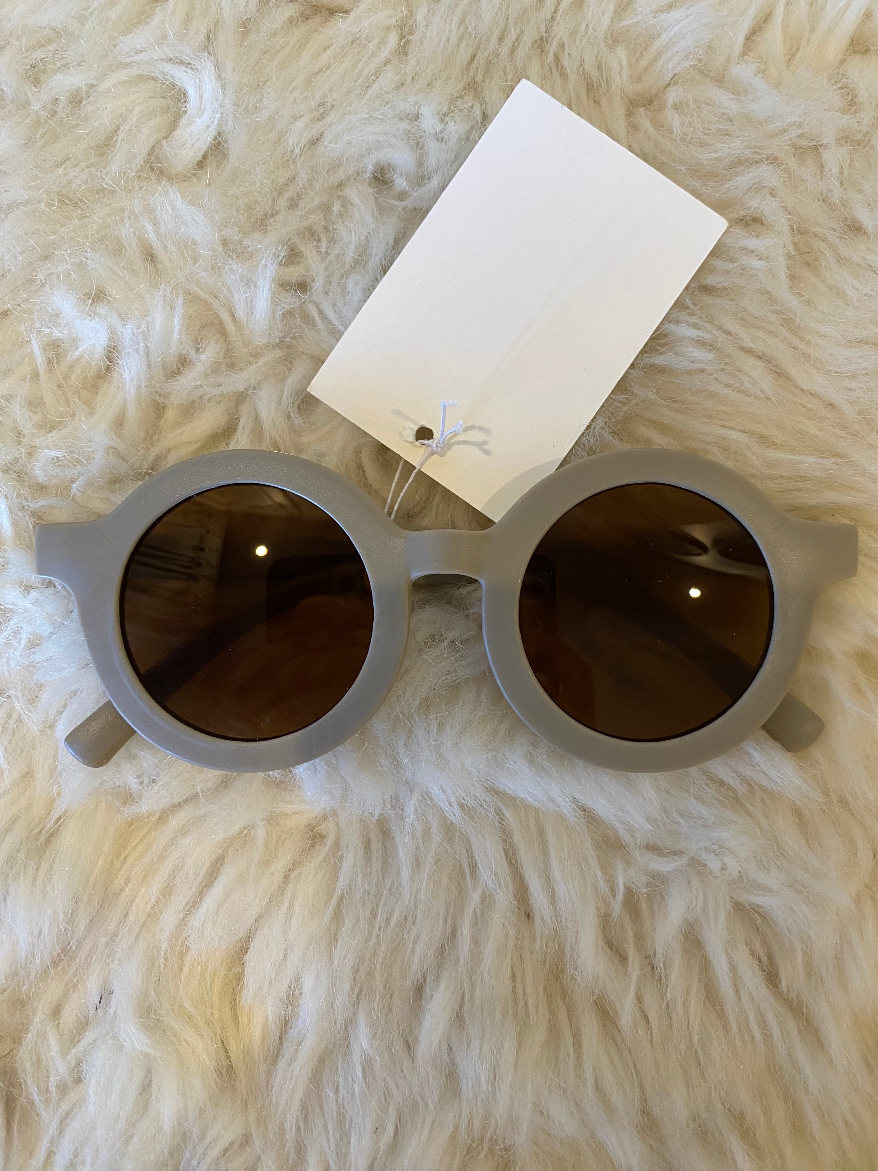 1pc sunglasses (immediate)