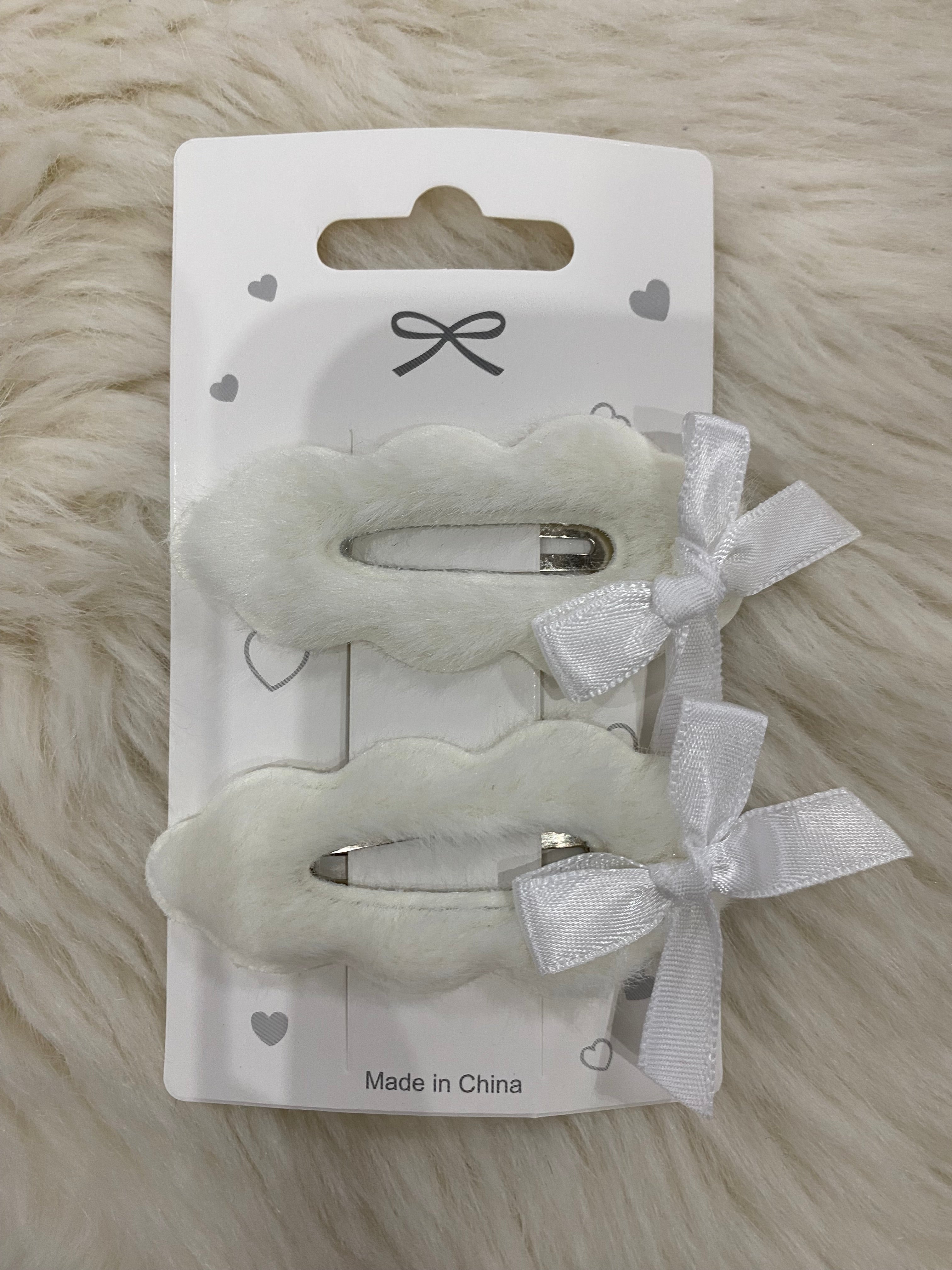 2pcs fluffy hair clips