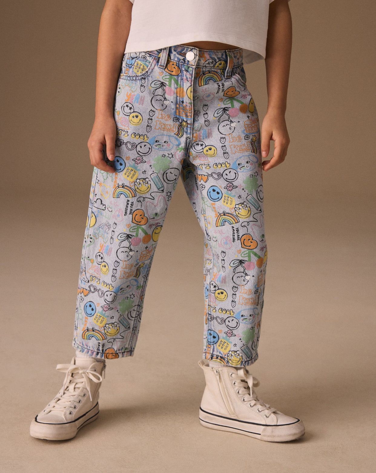 Smiley World Doodle Print Barrel Leg
Jeans