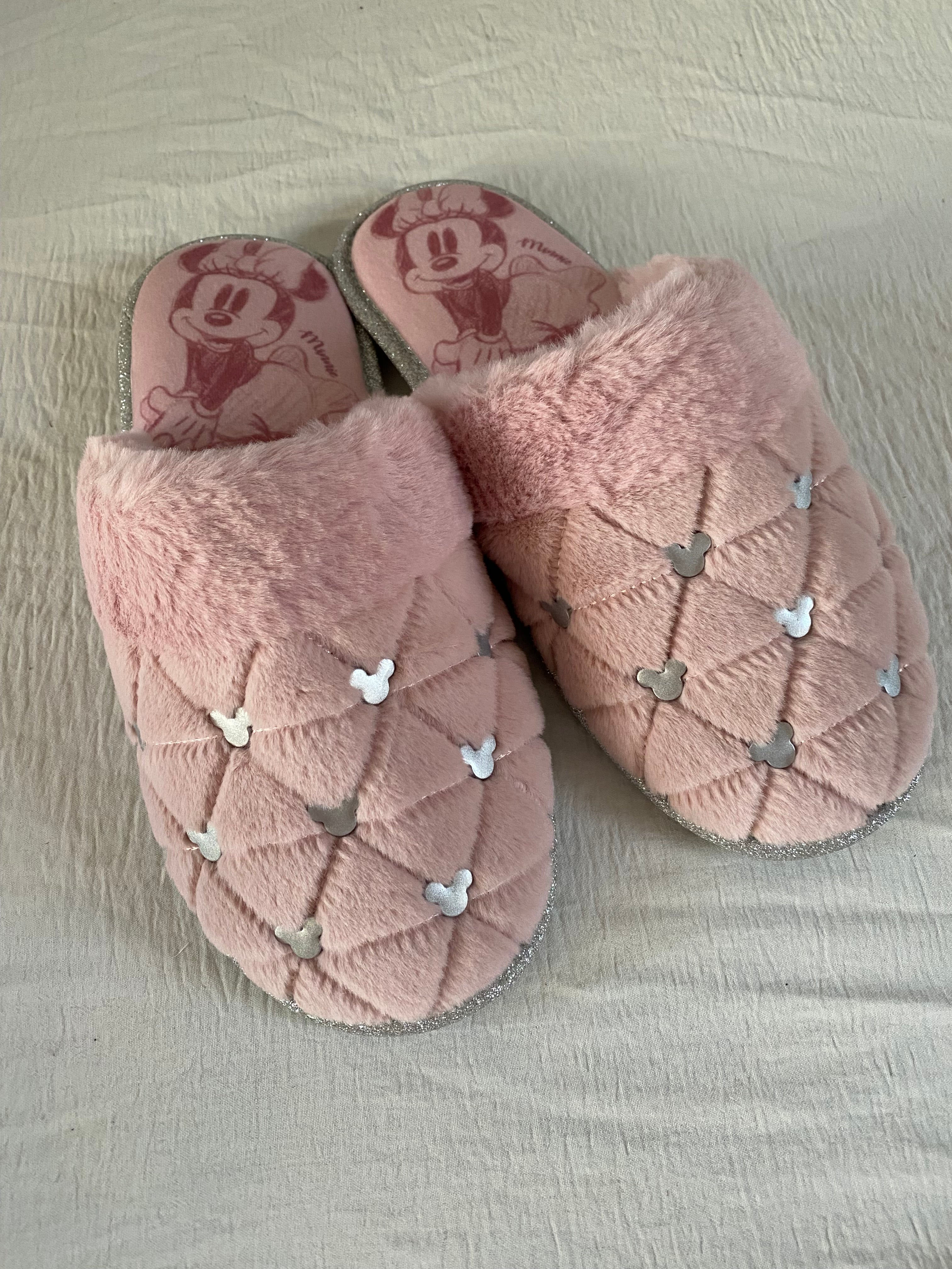 Minnie Mouse Women Bedroom Slipper (immediate)