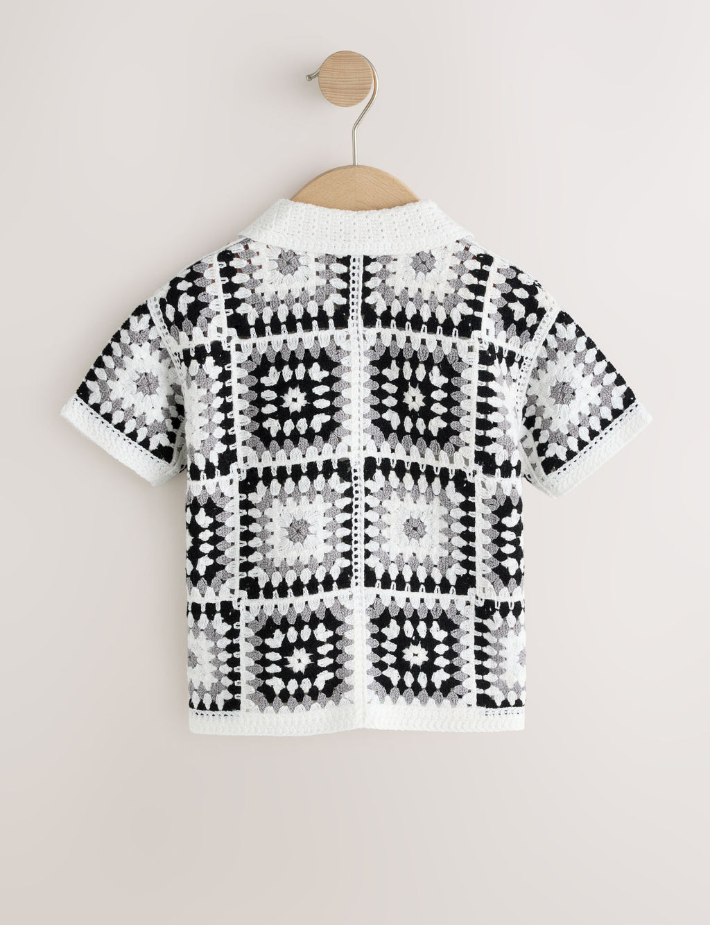 Black/White Crochet Knitted Short Sleeve Shirt