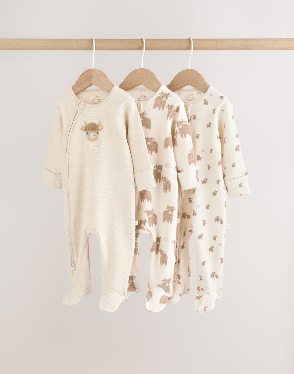 Neutral Hamish Two Way Zip Baby
Sleepsuits 3 Pack