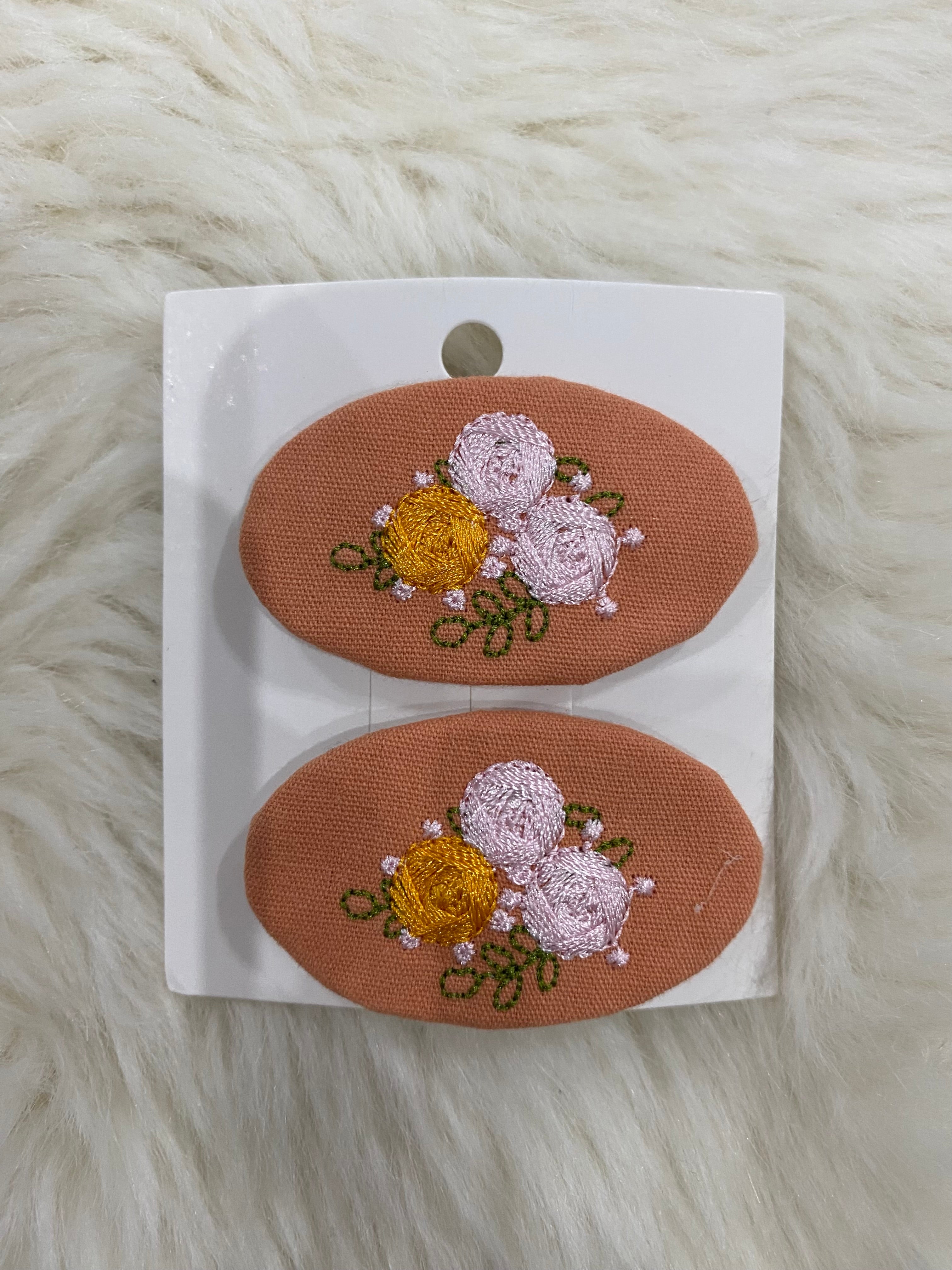2pcs embroidered hair clips