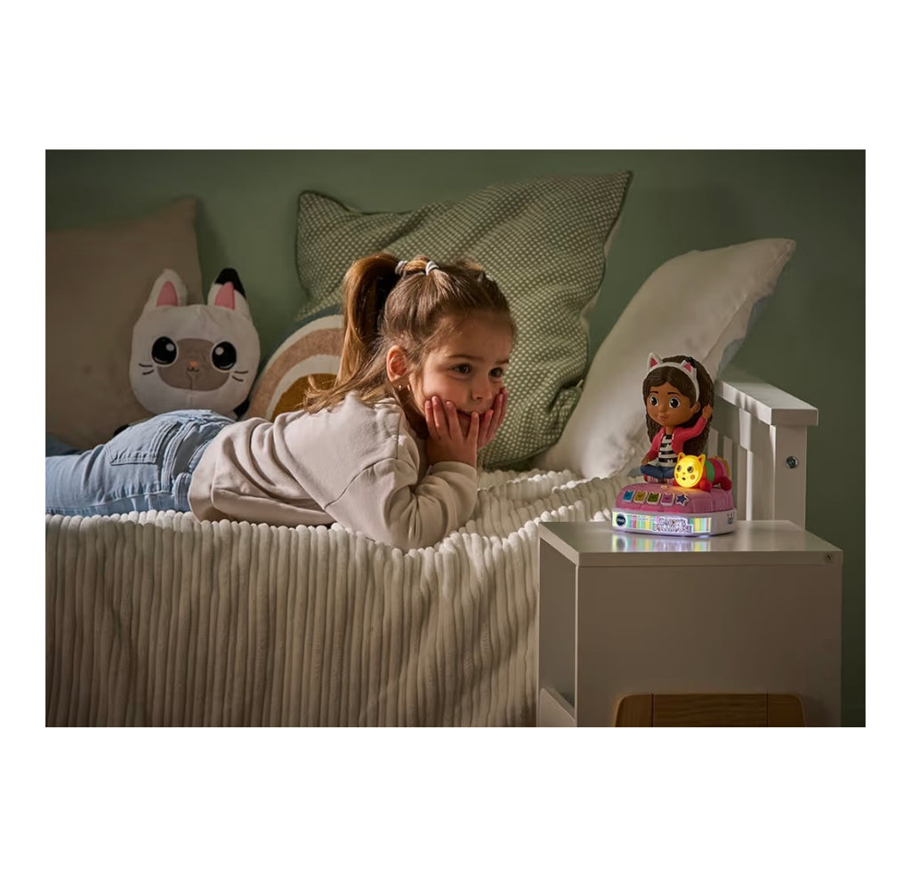 Gabby's Dollhouse Story Tails With Gabby, Official Gabby's Dollhouse Toy with 4 Stories, Music and Sounds, Night Light and Timer