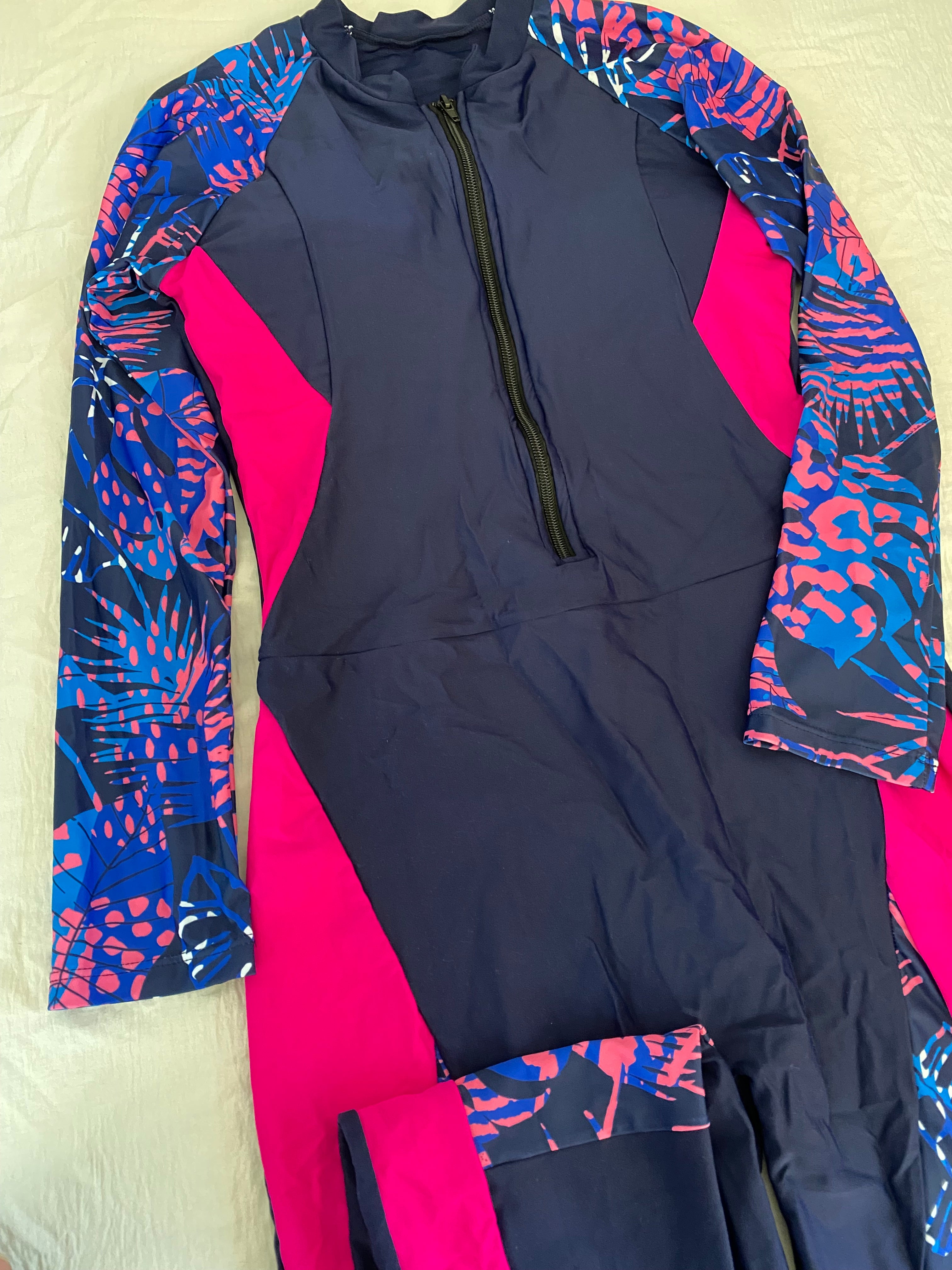 1pc Women's Tropical Printed Long Sleeve Zip Half Rash Guard Jumpsuit (immediate)
