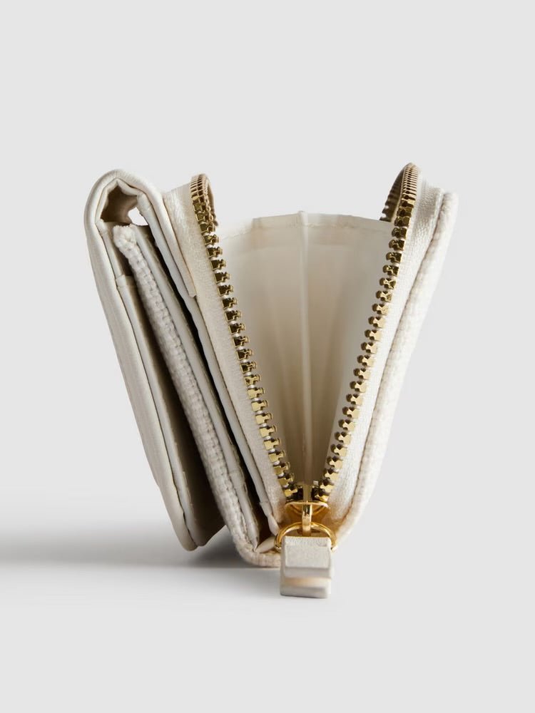 Disney’s Winnie the Pooh Flip Purse