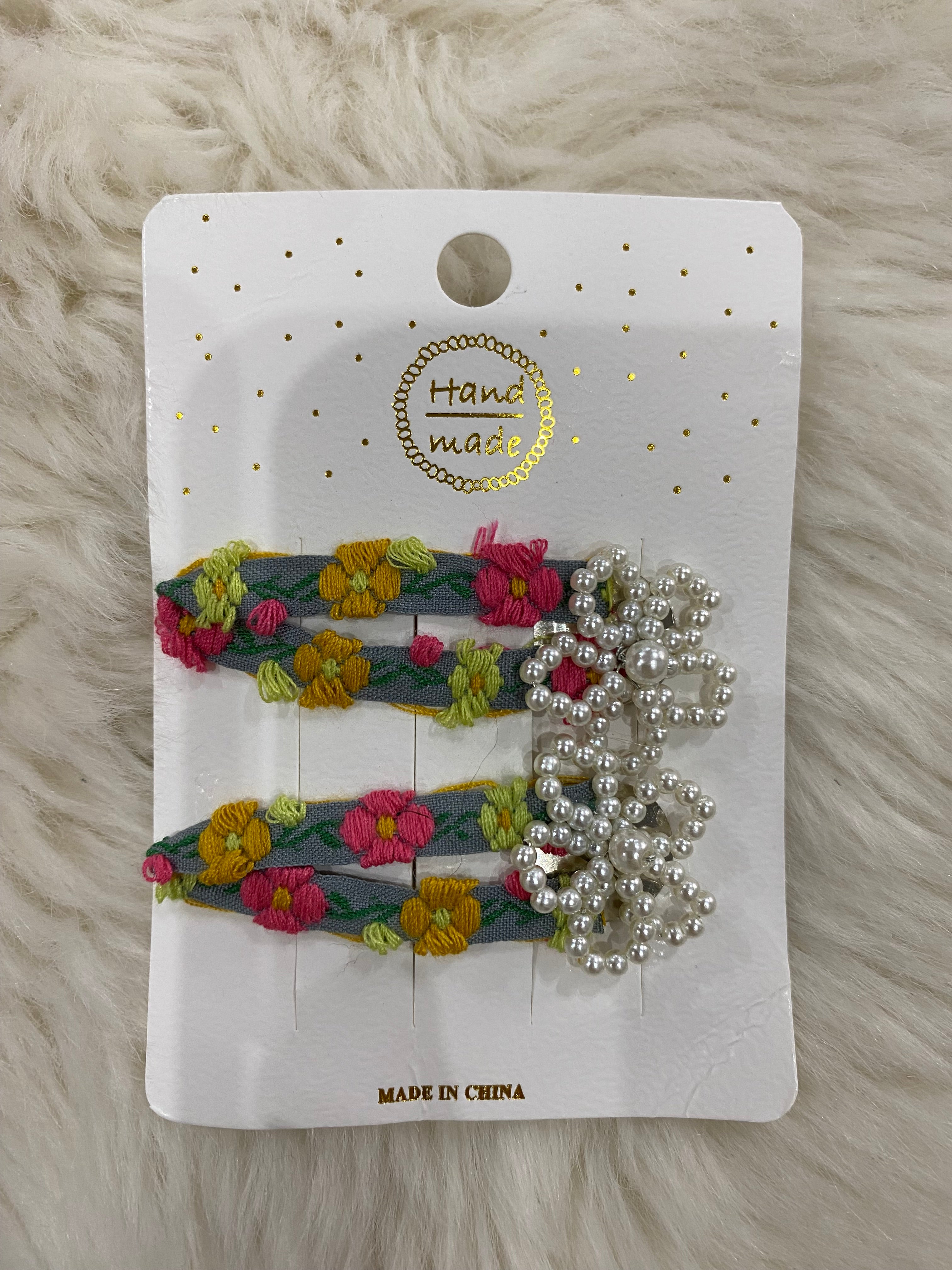 2pcs pearl-embroidered hair clips