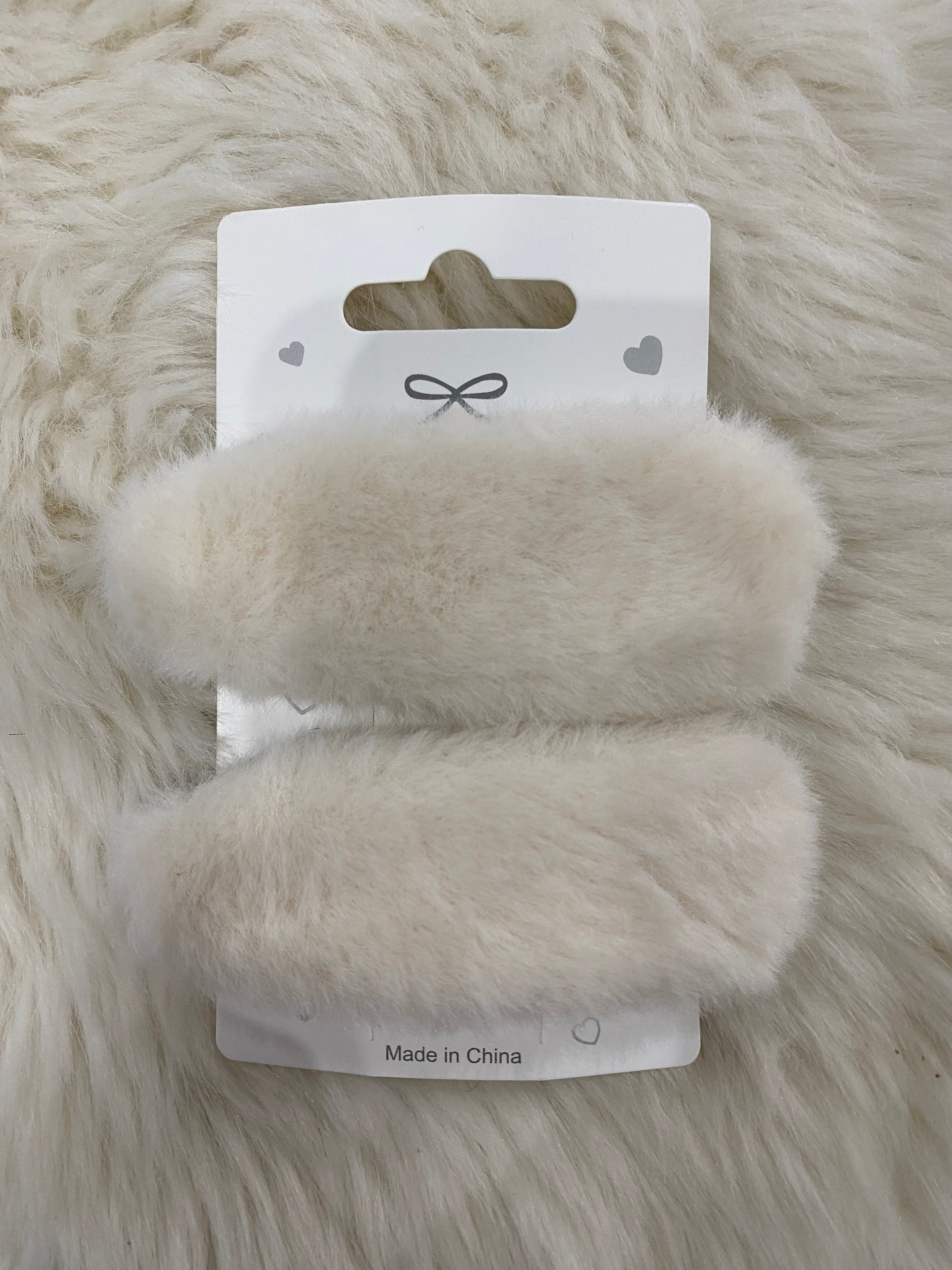 2pcs fluffy hair clips