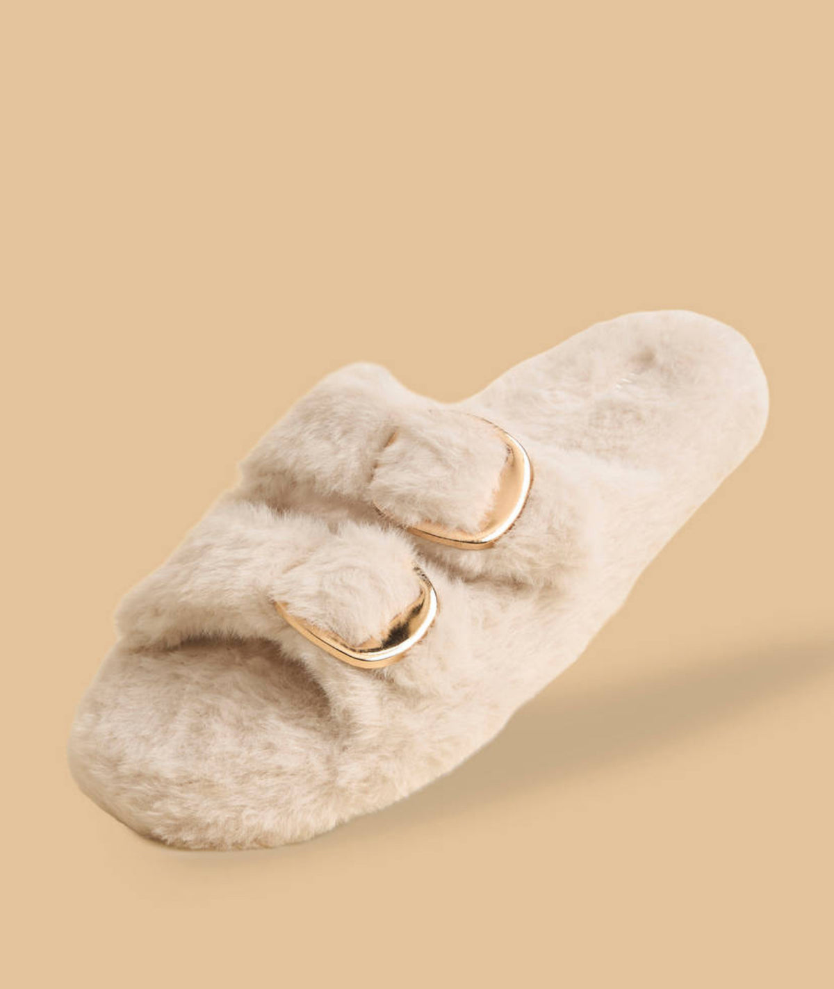 Buckel Accent Faux Fur Bedroom Slippers