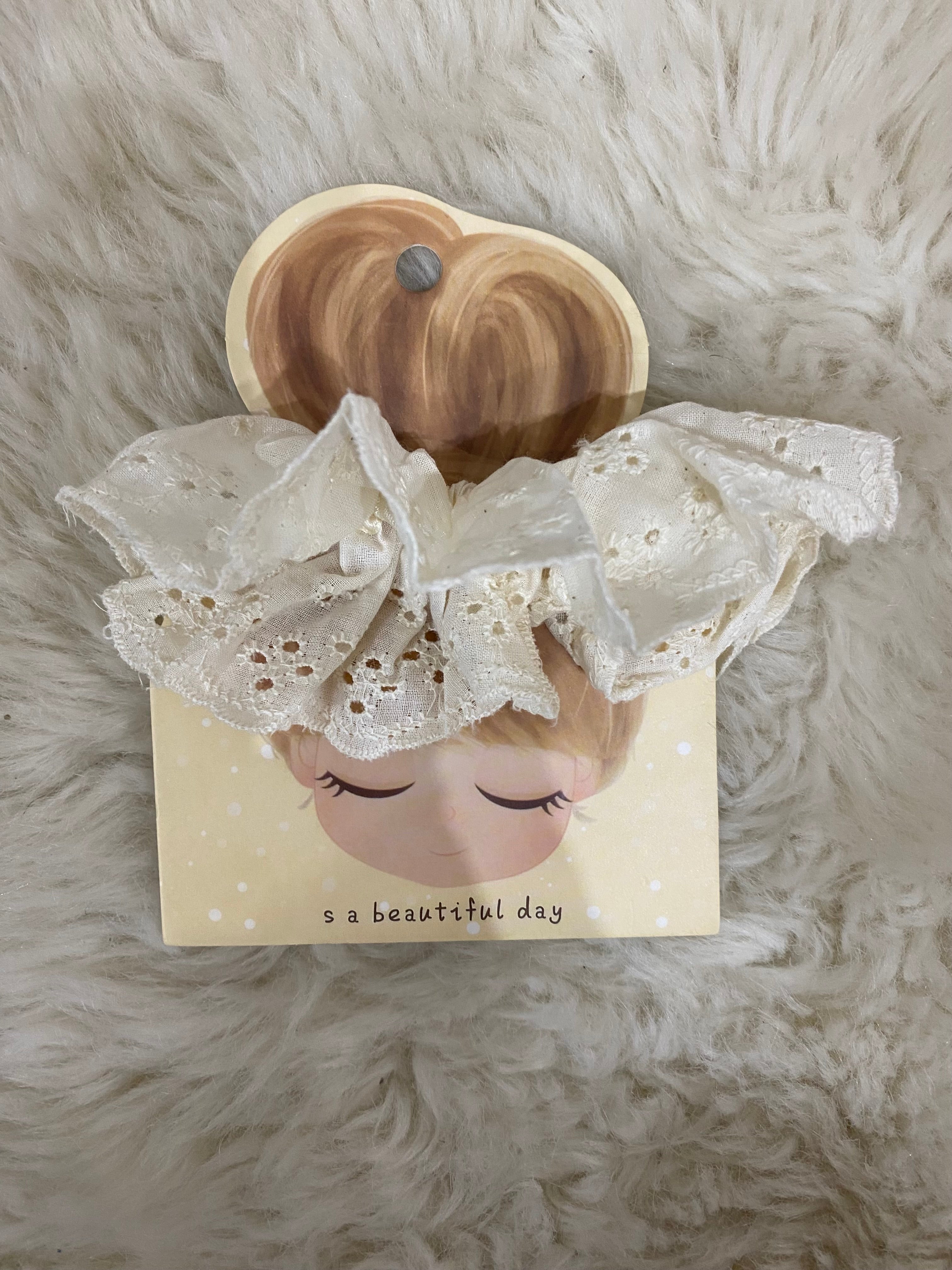1 Pc Lace Hollow Scrunchie