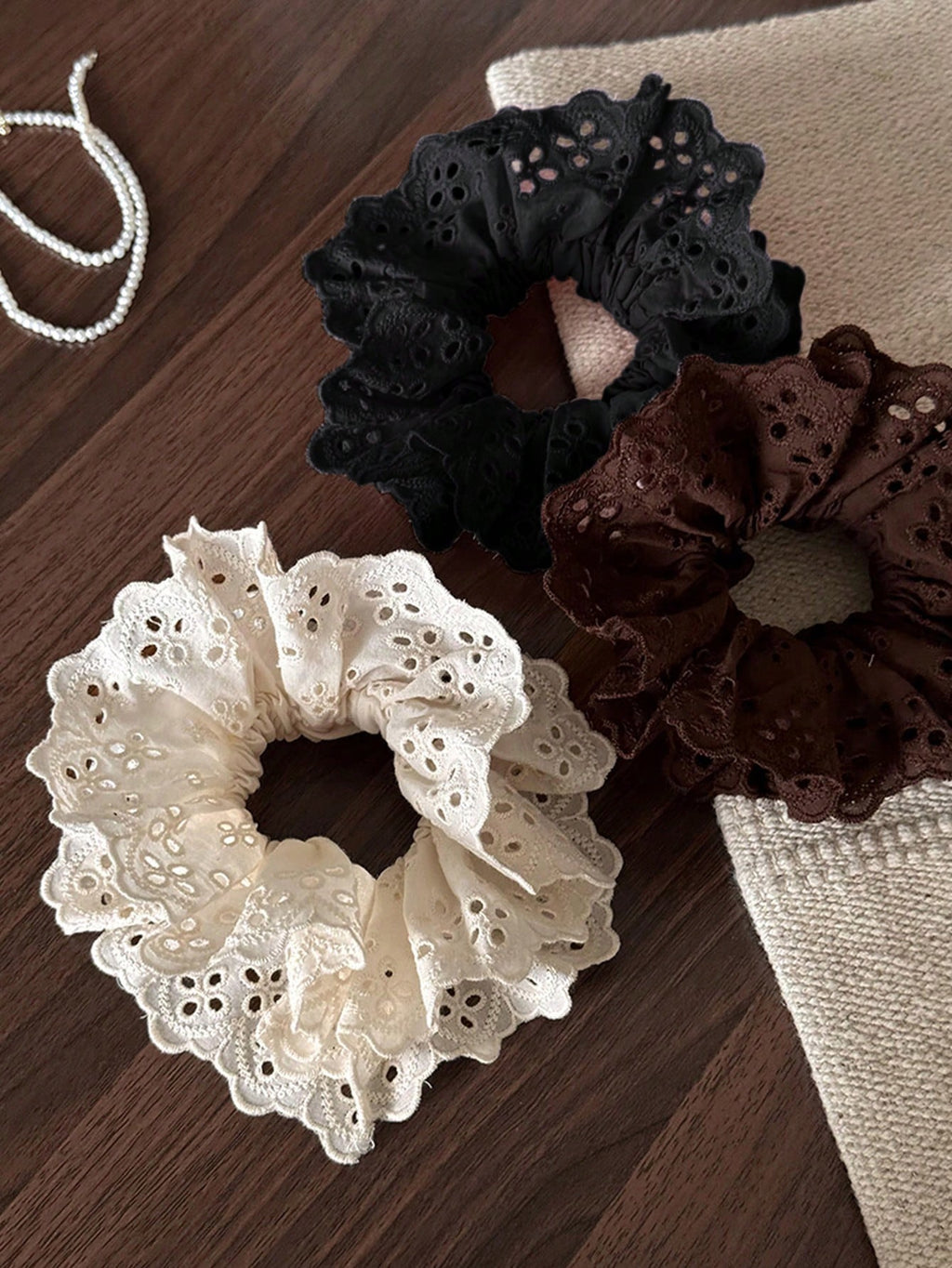 1 Pc Lace Hollow Scrunchie