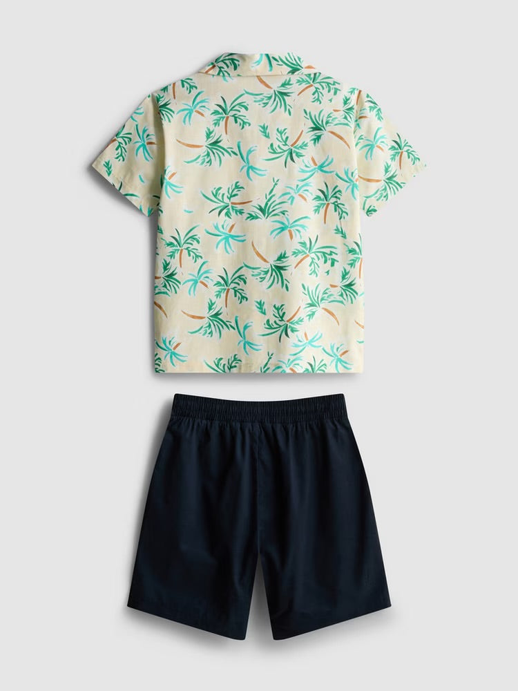 A slub cotton shirt and shorts clothing set