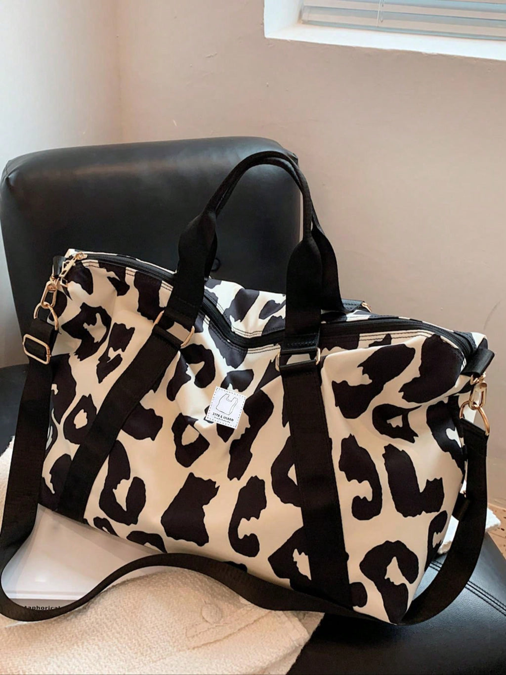 Leopard Duffel Travel Bag (immediate)
