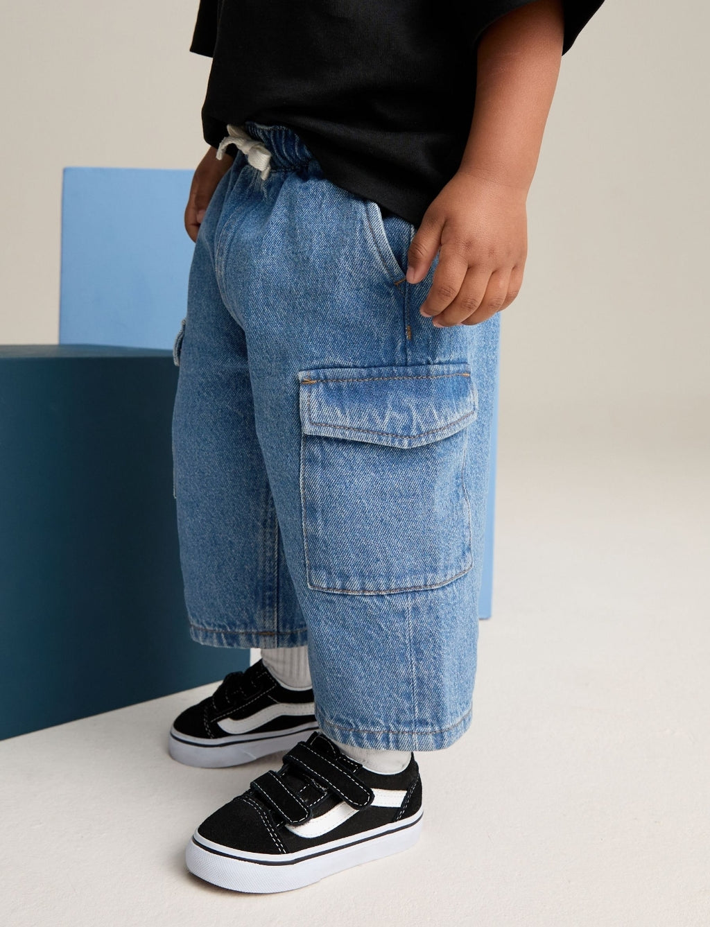 Mid Blue Denim Wide Leg Pull On Cargo
Jeans