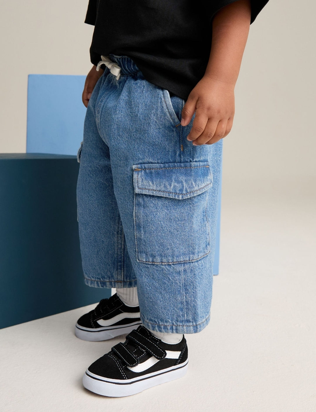 Mid Blue Denim Wide Leg Pull On Cargo
Jeans