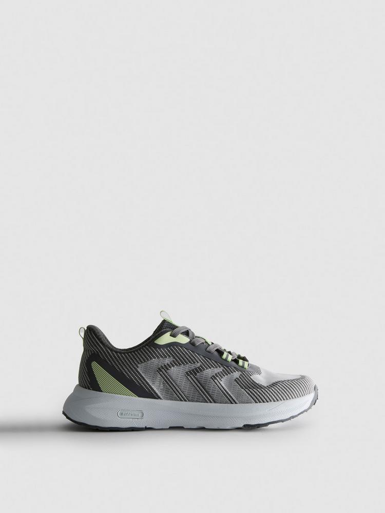 Low-Top Trainers