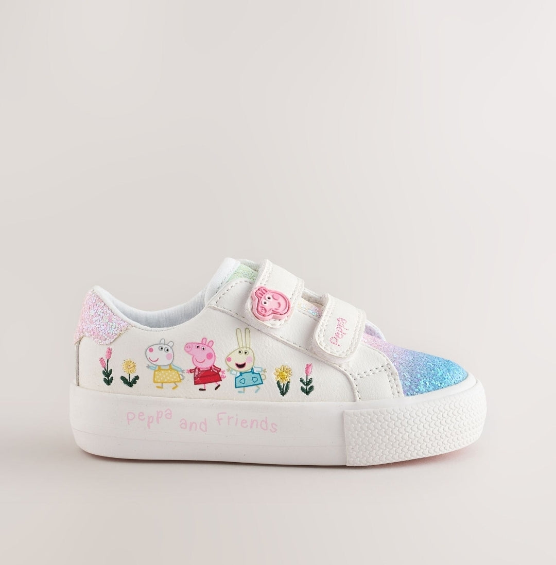White Standard Fit (F) Peppa Pig
Chunky Trainers with Touch Faste.