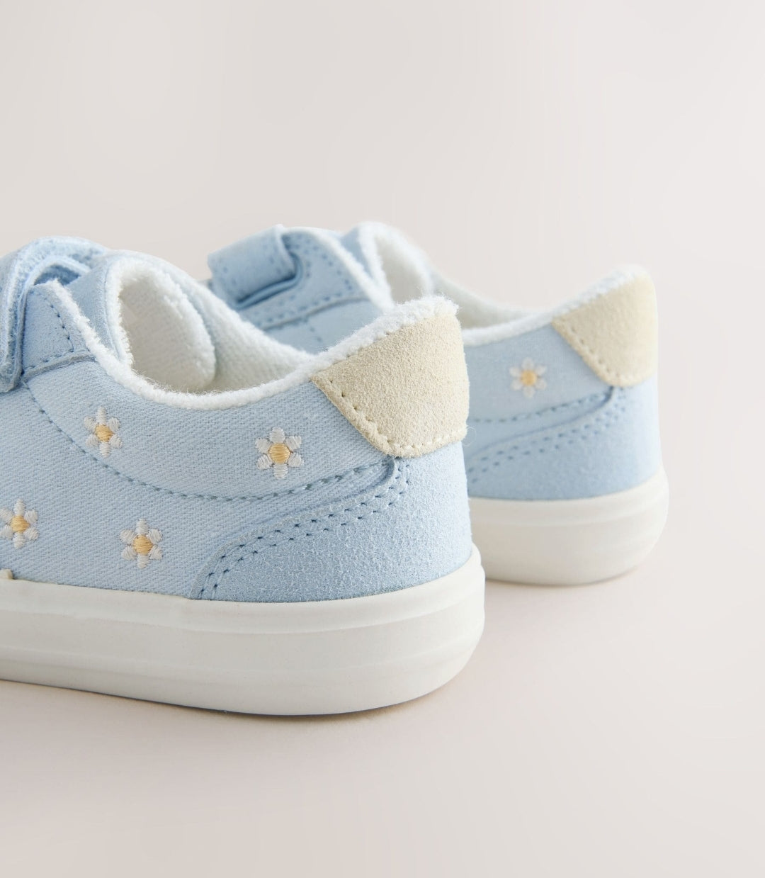 Blue Daisy Touch Fastening Elastic
Lace Trainers