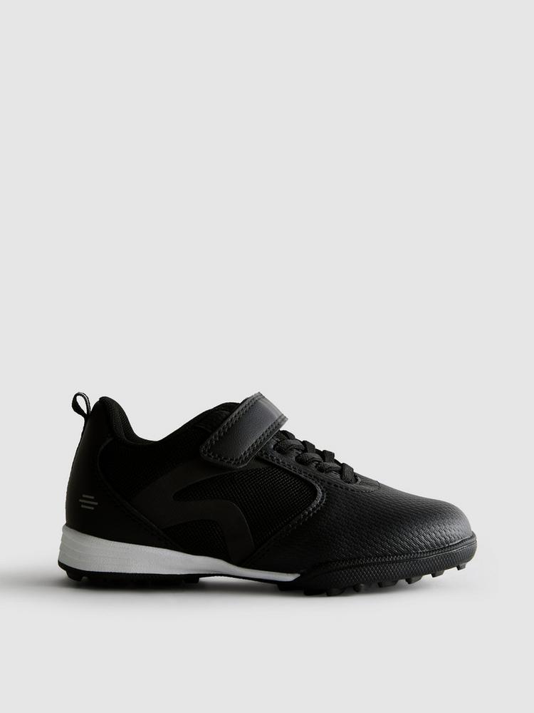 Low-Top Football Boots