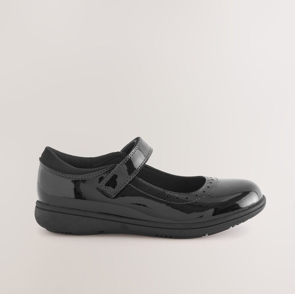 Black Patent Standard Fit (F)
School Leather Brogue Detail Mar