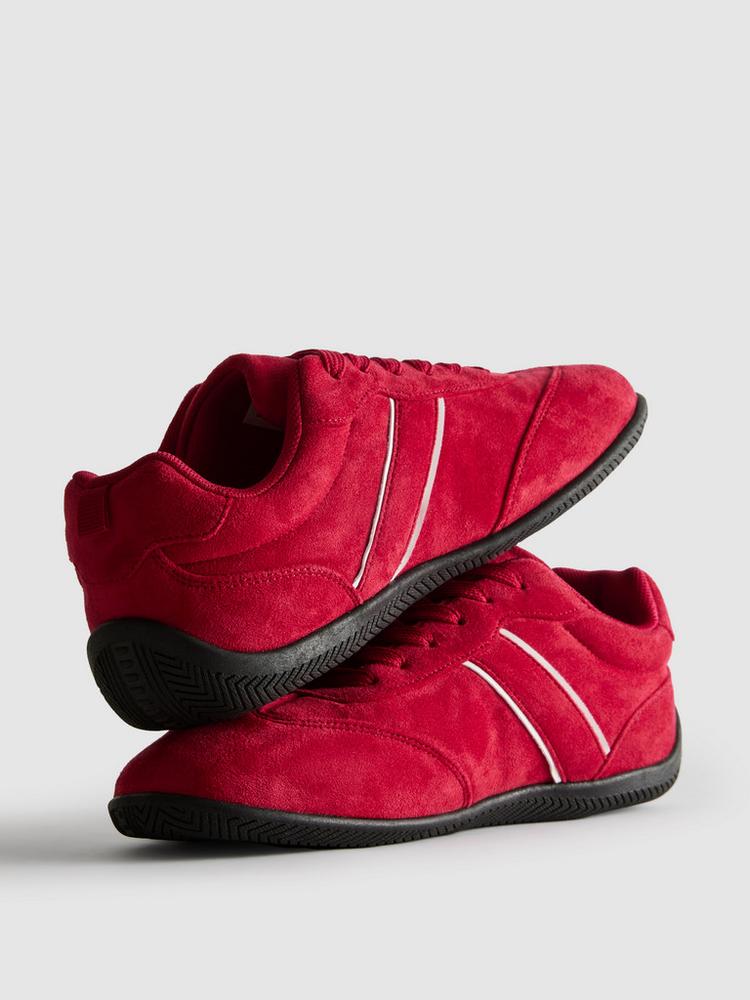 Low Top Trainers