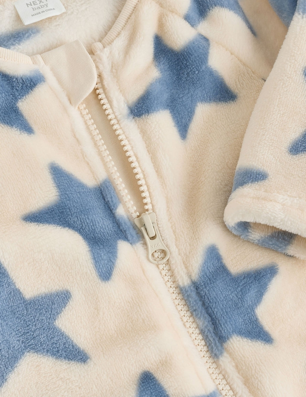 Neutral/Blue Star Fleece Baby
Sleepsuit