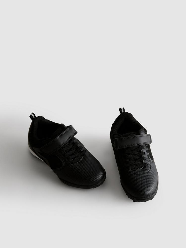 Low-Top Football Boots