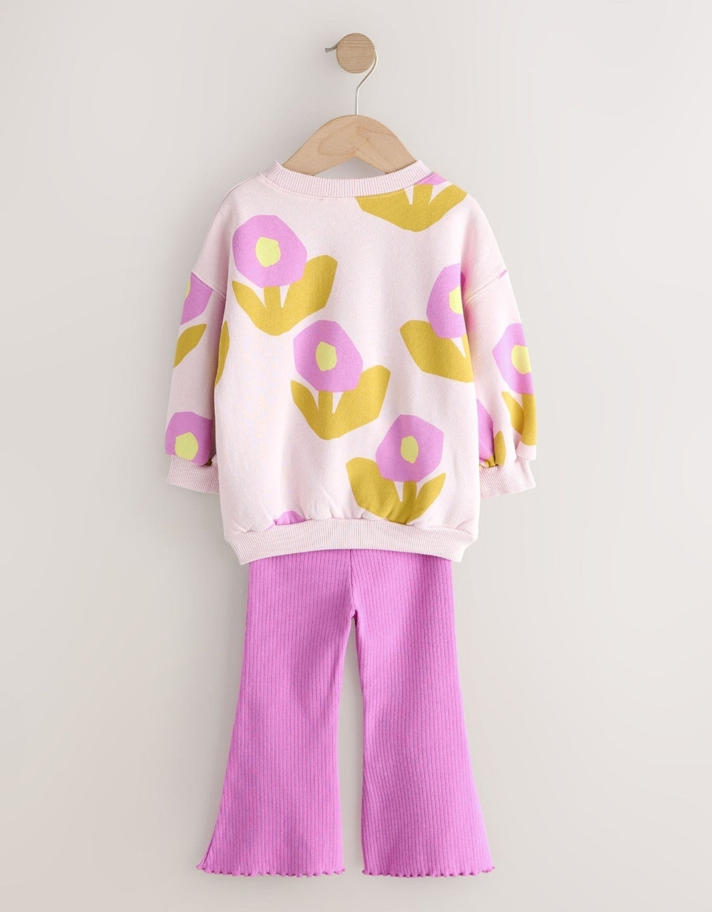 Light Pink Flowers Crew Neck
Sweatshirt and Flare Leggings Set