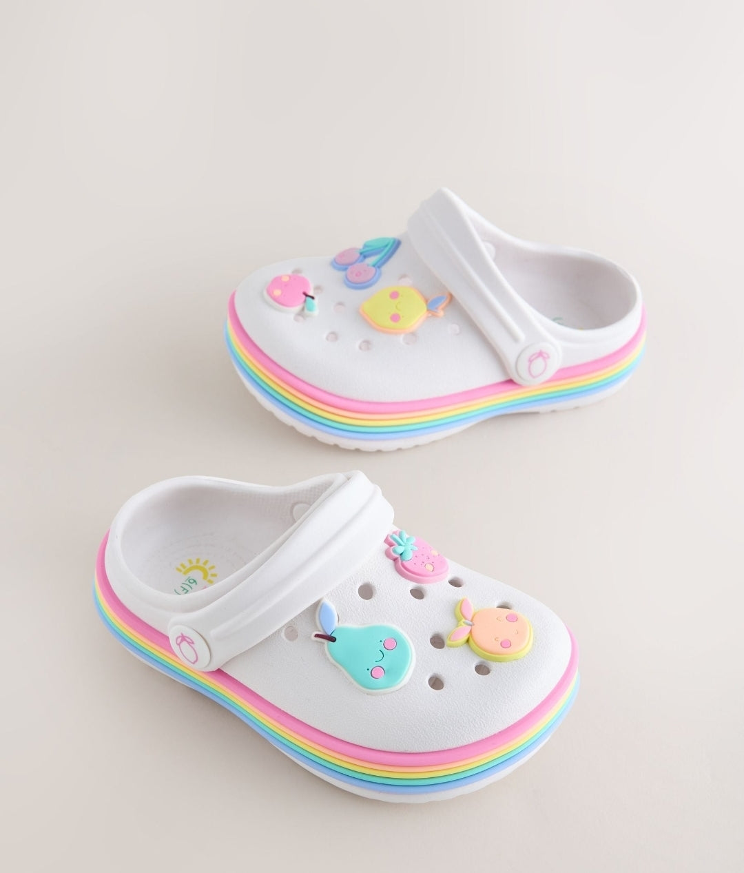 White Fruit Standard Fit (F)
Character Clogs