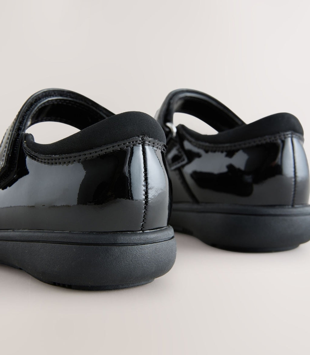 Black Patent Standard Fit (F)
School Brogue Detail Mary Jane
