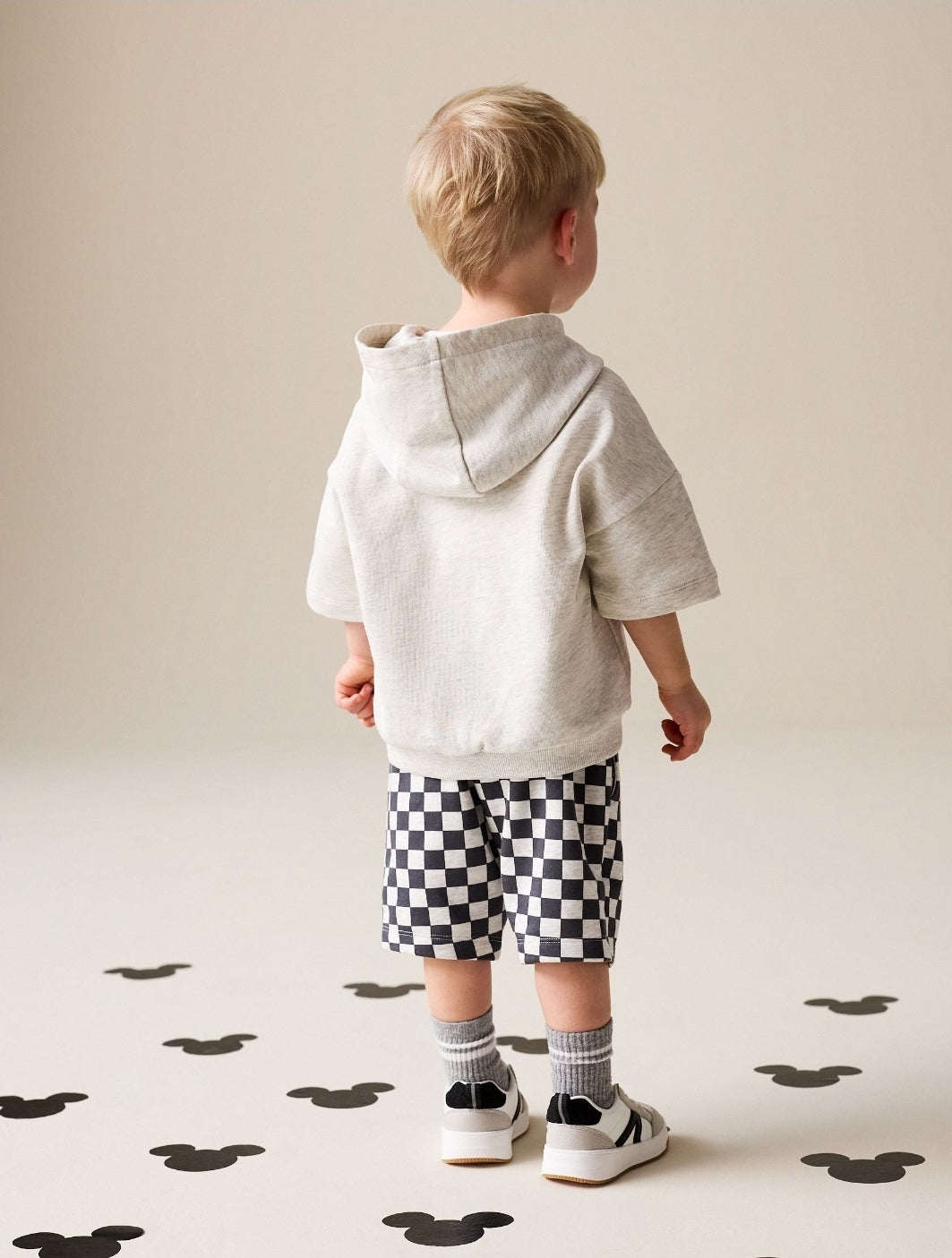 Grey Marl And Checkerboard
Hooded Sweatshirt and Shorts