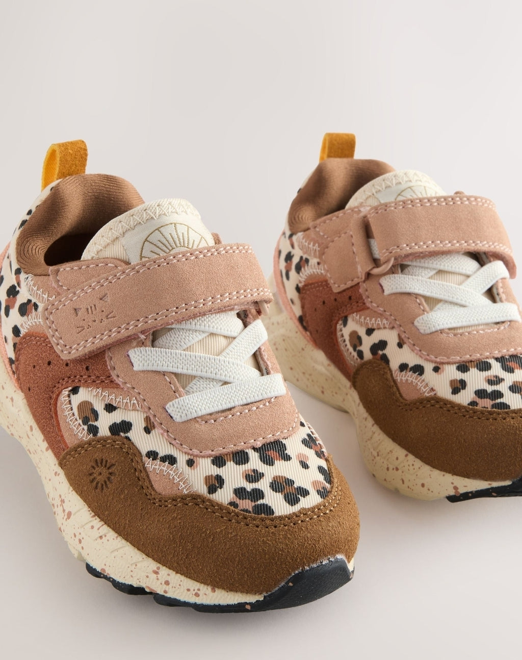 Neutral Animal Standard Fit (F)
Elastic Lace Touch Fasten Trainers