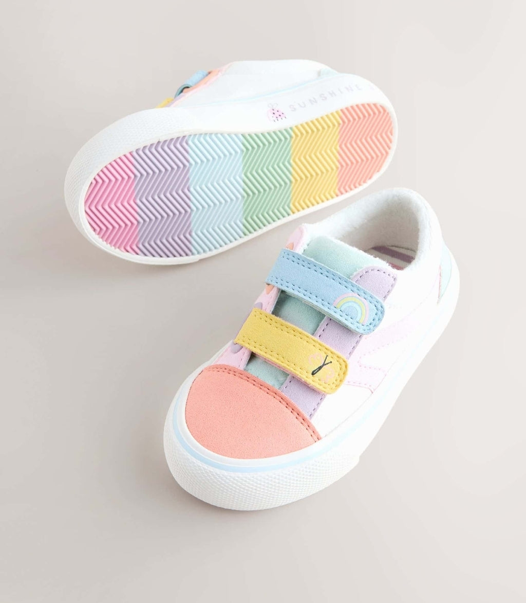 Multi Pastel Wide Fit (G) Touch
Fastening Trainers