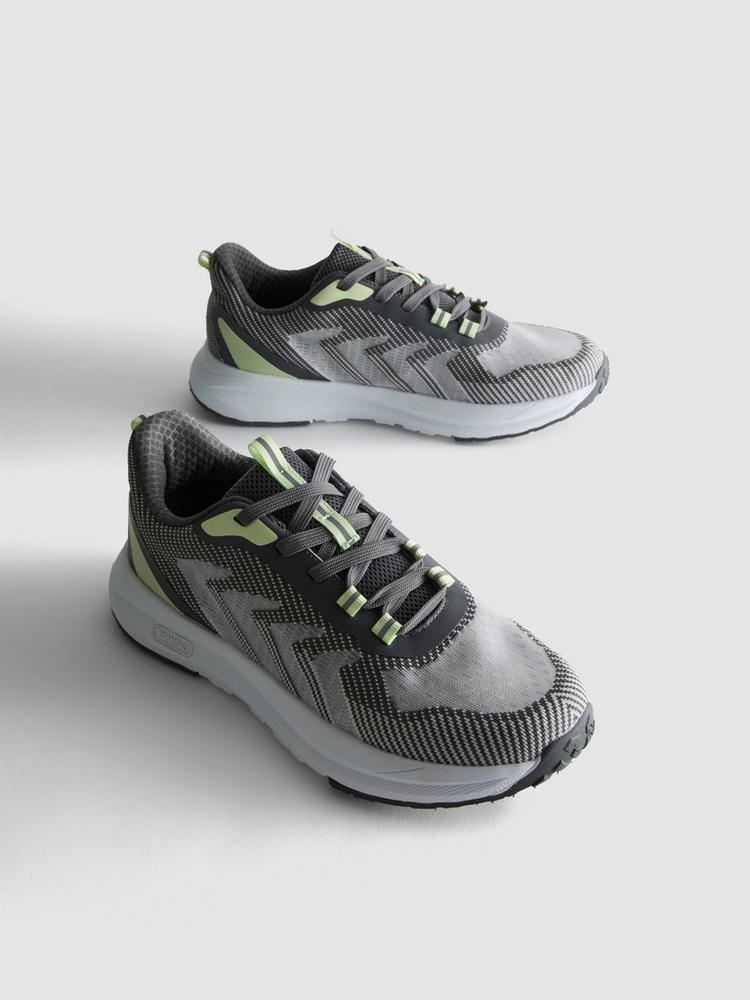 Low-Top Trainers
