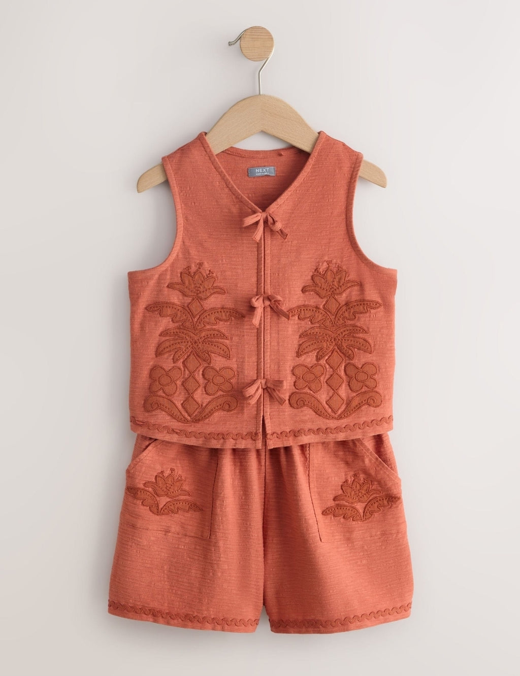Rust Brown Textured Appliqué
Waistcost Shorts Set