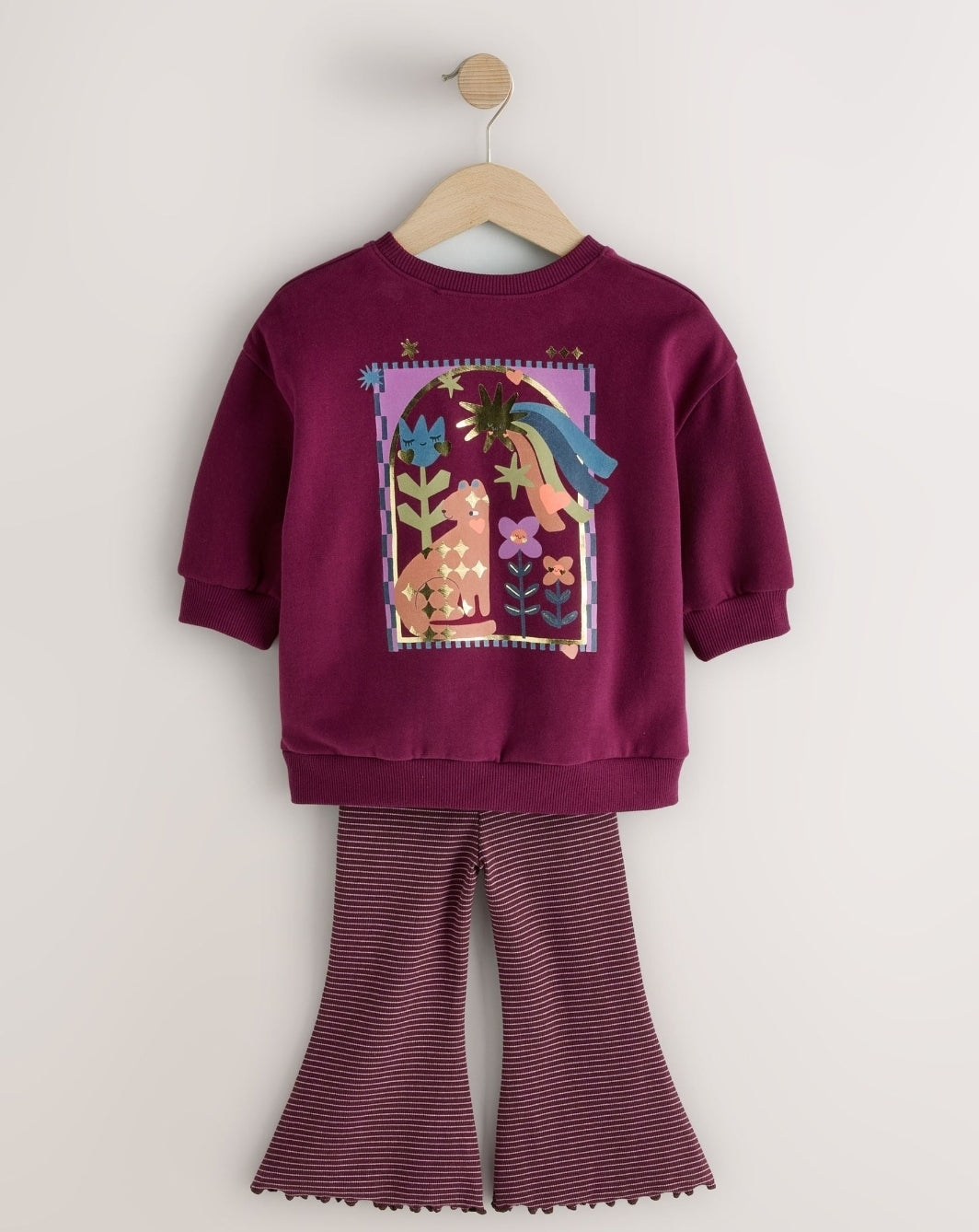 Dark Purple Star Crew Neck
Sweatshirt and Flare Leggings Set