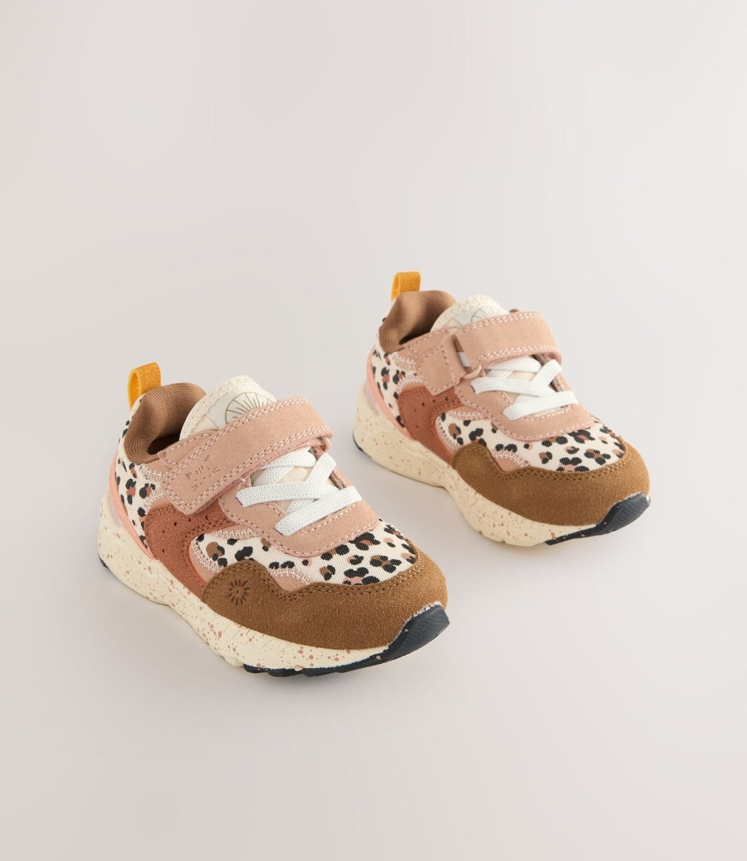 Neutral Animal Standard Fit (F)
Elastic Lace Touch Fasten Trainers