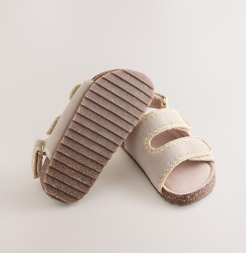 Multi Touch Fastening Corkbed
Sandals